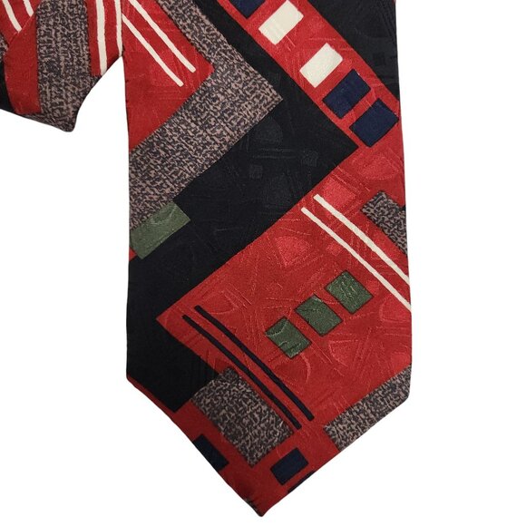 Bugatti Geometric Pattern Red & Black 100% Italian Silk Tie - Picture 4 of 6